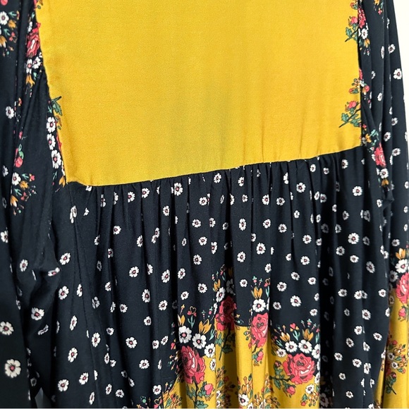 FARM RIO Intarsia Floral Peasant Style Blouse - Picture 9 of 13